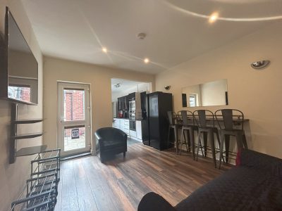 40 Oxford Street Living room