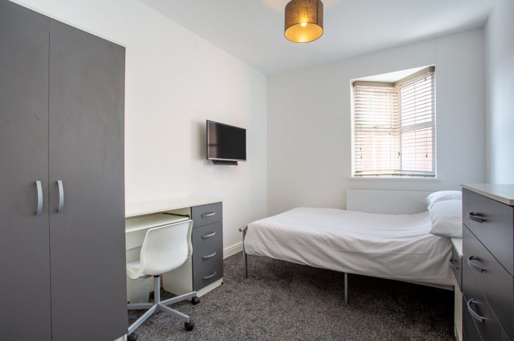 Flat 2, 17B Burleigh Road