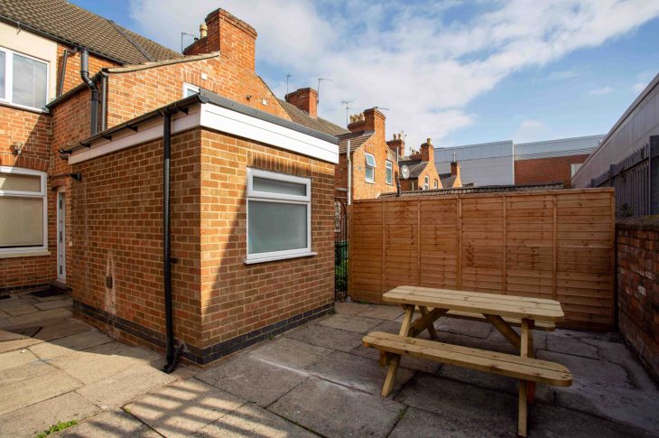 25 Shakespeare Street