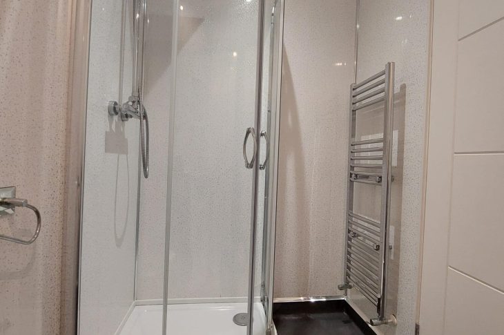 Flat 10, 2 White Ridge Court