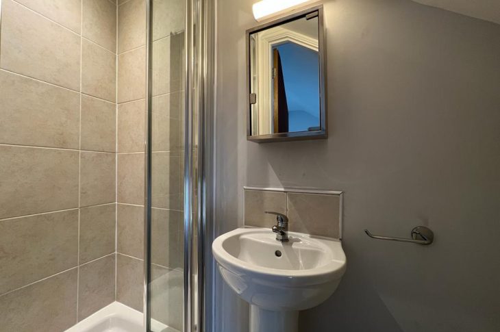 Flat 2, 104A Ashby Road