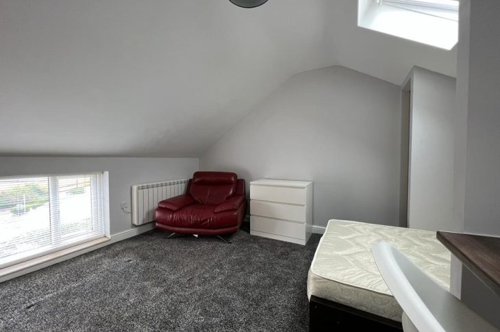 Flat 2, 104A Ashby Road