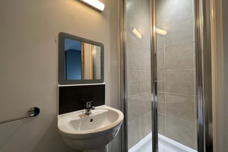 Flat 2, 104A Ashby Road