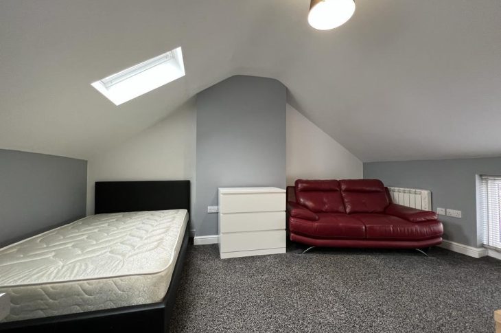 Flat 2, 104A Ashby Road