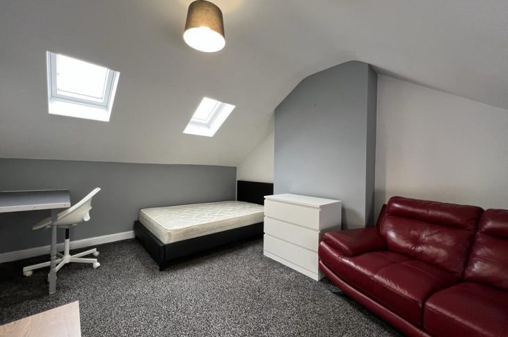 Flat 2, 104A Ashby Road