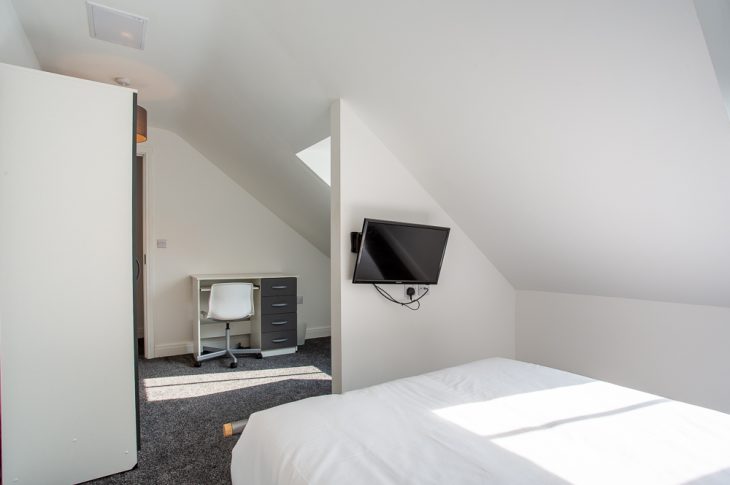 Flat 4, 17B Burleigh Road