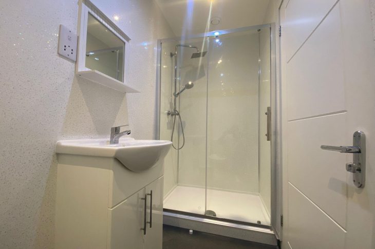 Flat 6, 2 White Ridge Court