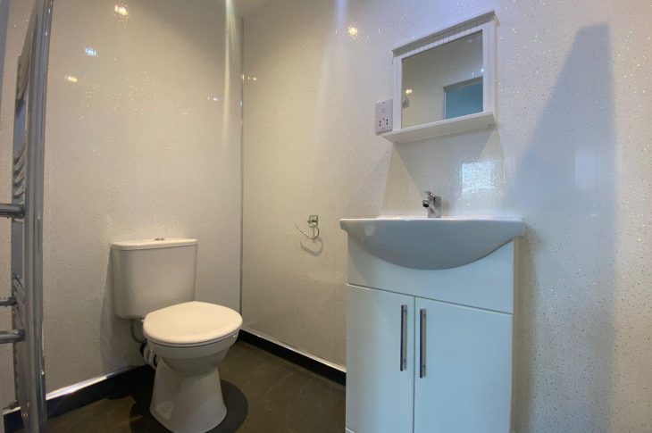 Flat 6, 2 White Ridge Court