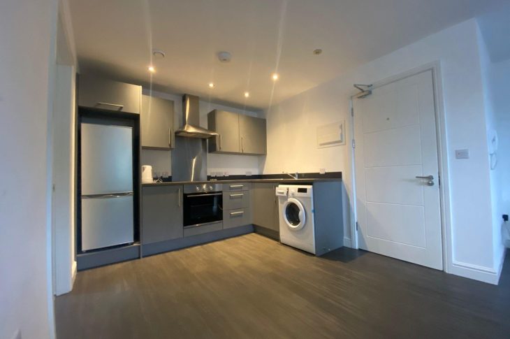 Flat 6, 2 White Ridge Court