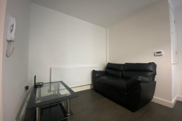 Flat 6, 2 White Ridge Court