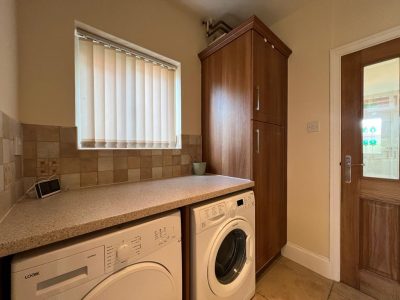 10 Benscliffe Drive Utility Room Pic 1