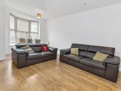 138 Leopold Street Lounge