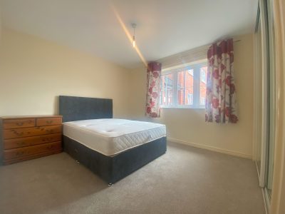 20 Holland Close Bedroom 1