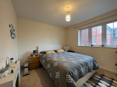 22 Holland Close Bedroom 1