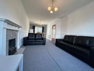 24 Beaufort Avenue Lounge Pic 2