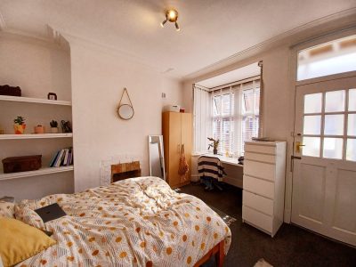25 Curzon Street Bedroom 1