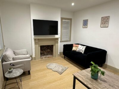 26 Burleigh Road Lounge 2