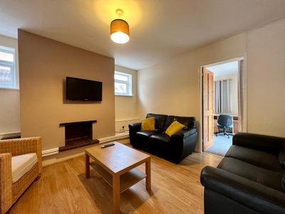 29 Nanpanton Road Lounge