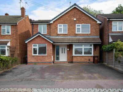 3 Cotswold Close Front Parking