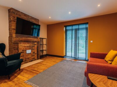 35 Burleigh Road Lounge Pic 2