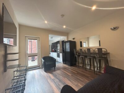 40 Oxford Street Living room