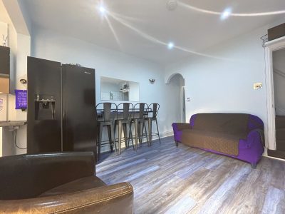 40 Oxford Street Living room 1