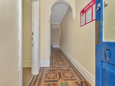 8 Radmoor Road Hallway