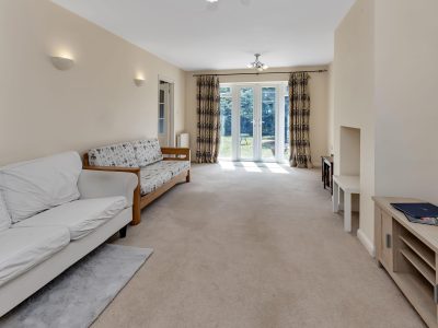 84 Kirkstone Drive Lounge