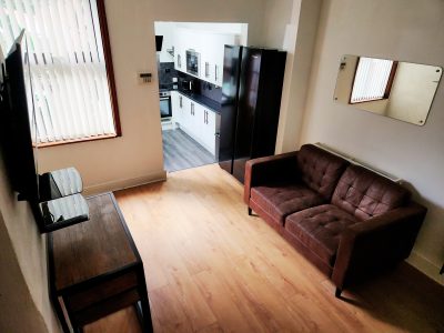 87 Leopold St Communal Lounge a