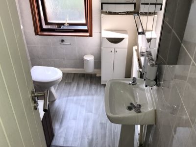 87 Leopold Street Bathroom