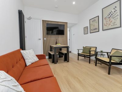88 Leopold Street Lounge