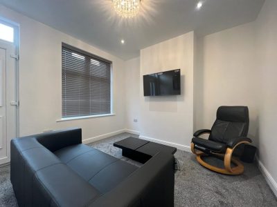 90 Station Street Lounge NEW