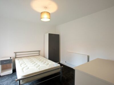 Flat 1 17 B Burleigh Road Bedroom 1