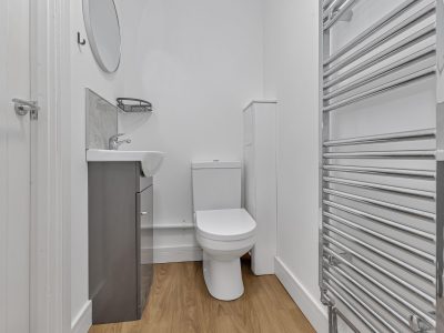 Flat 4 45 Park Road Bathroom 1