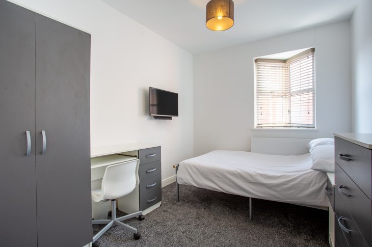 Flat 2, 17B Burleigh Road