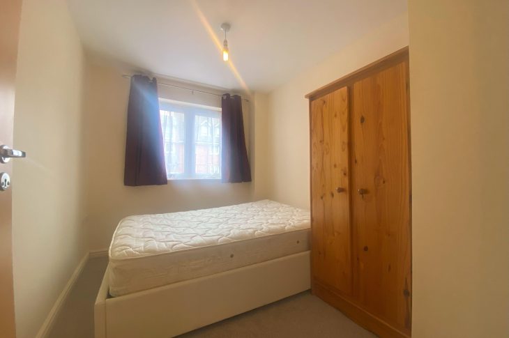 20 Holland Close