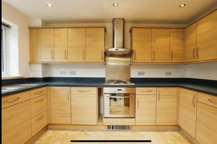 20 Holland Close