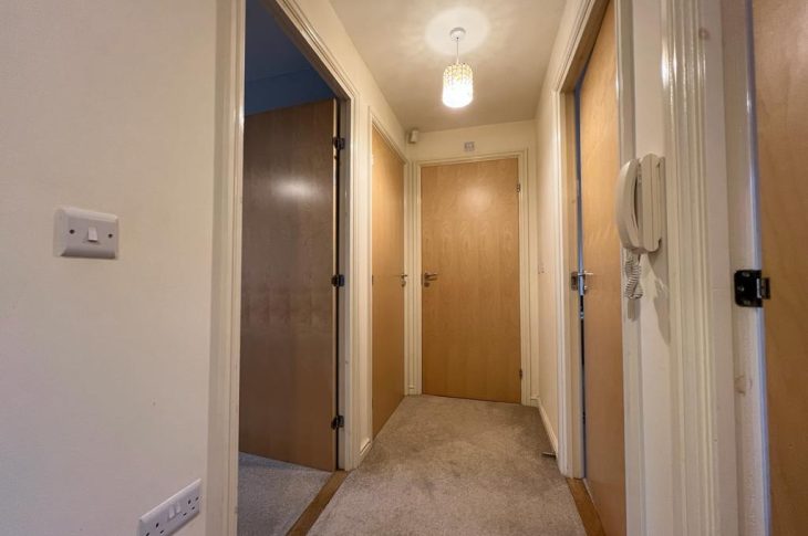 22 Holland Close