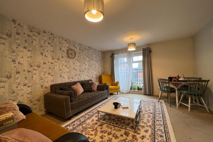 22 Holland Close