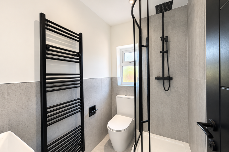 401 New Ashby Road Bathroom 2