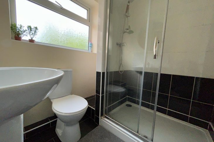 73 Holywell Drive