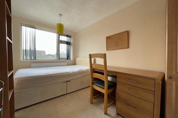 73 Holywell Drive