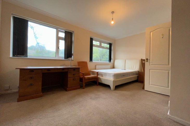 73 Holywell Drive