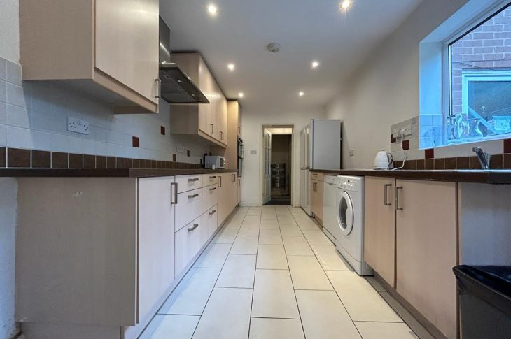 73 Holywell Drive
