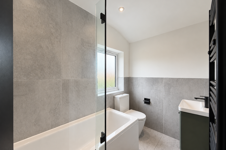 74 Leopold Street Bathroom