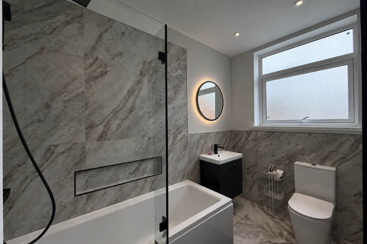 85 A Ashby Road Bathroom