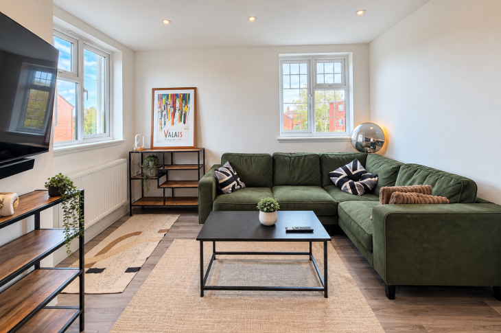 85 A Ashby Road Lounge
