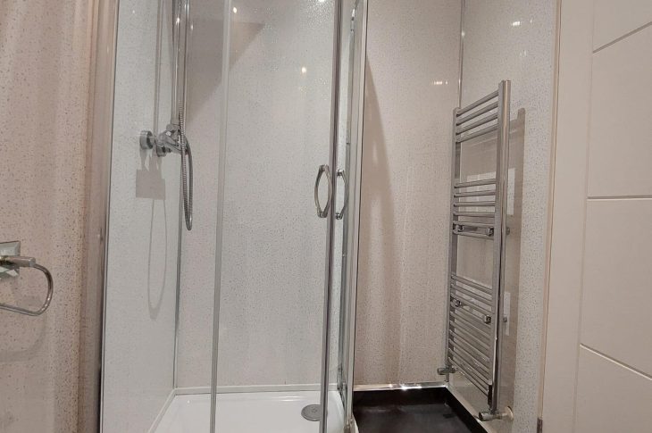 Flat 10, 2 White Ridge Court