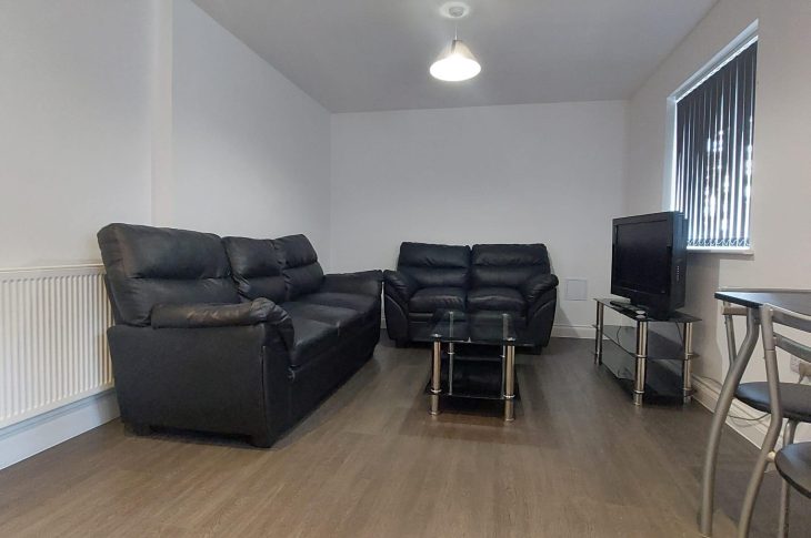 Flat 10, 2 White Ridge Court