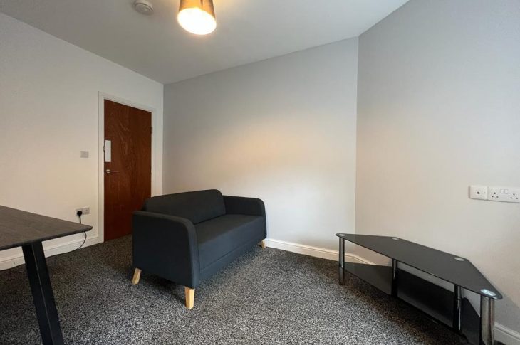Flat 2, 104A Ashby Road